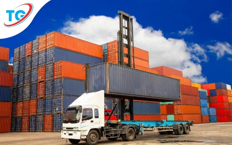 Hình thức vận chuyển thường chủ yếu bằng đường bộ