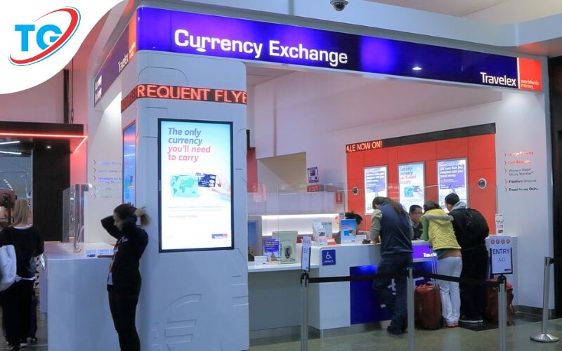 Đổi tiền Trung Việt tại sân bay